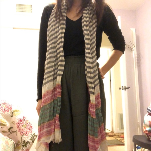 Fashion Scarves Duo - Picture 3 of 4